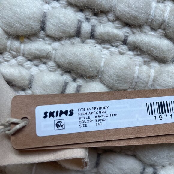 Skims Apex Bra - 34C in Sand - Picture 2 of 2